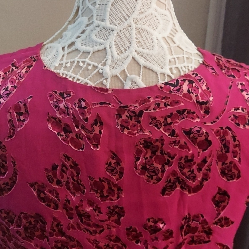 WHITE HOUSE BLACK MARKET Fuschia Sleeveless Faux Wrap Silk Floral Pullover Top S - Picture 6 of 12